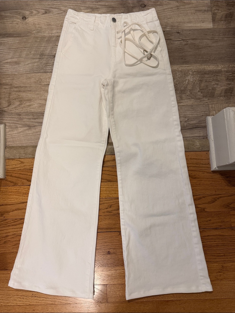 JBD white wide leg jeans NWOT